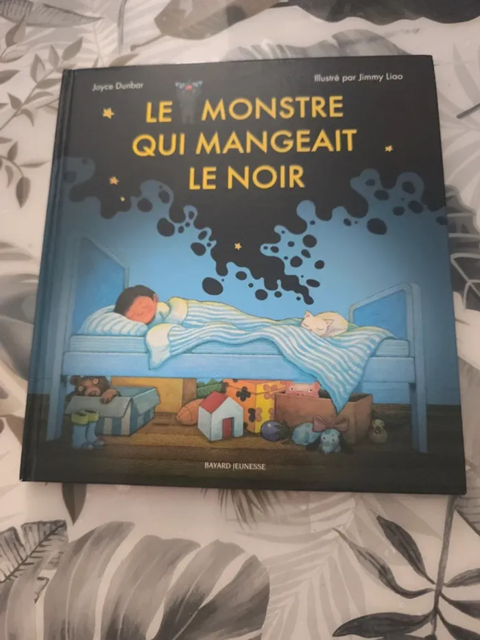 Album le monstre qui mangeait le noir