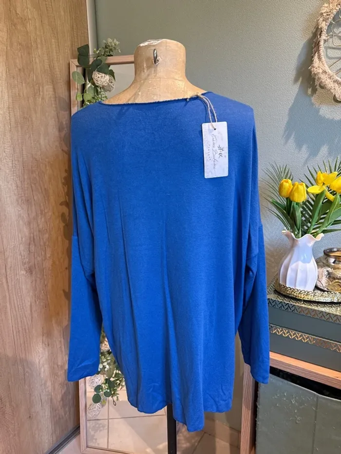 Très beau pull tout doux avec ourson devant - photo numéro 4