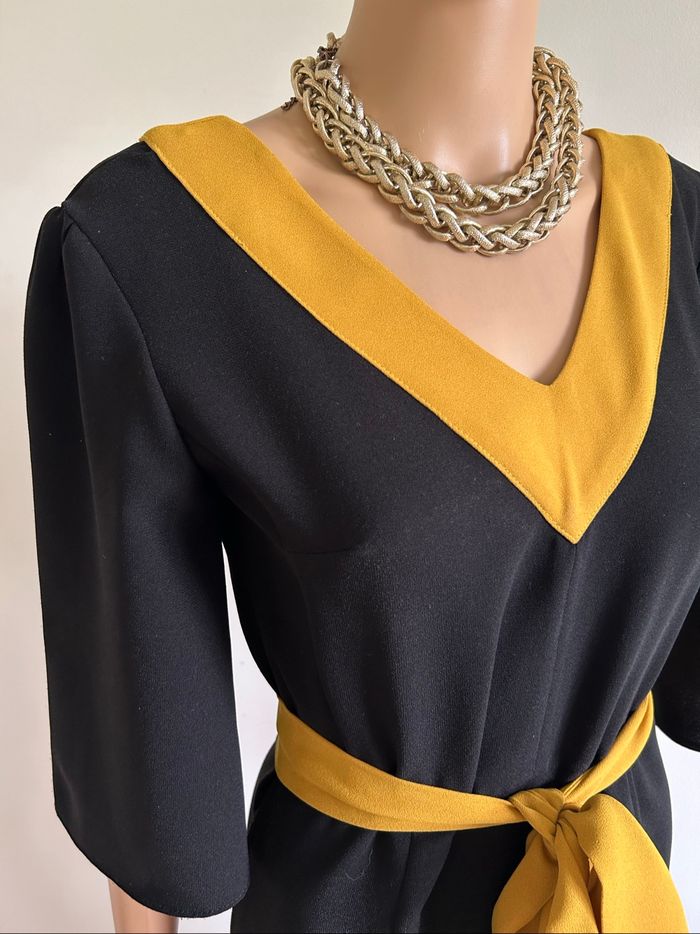Combinaison noire et jaune CTN Collection taille 36 jamais portée - photo numéro 4