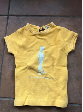 Ensemble  pantalon  et tee  shirt camaïeu junior  taille  4  ans en  bon  état