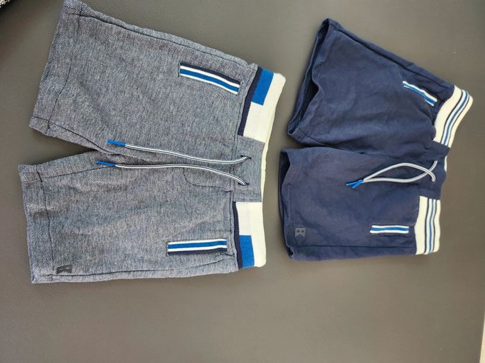 Lot de deux bermudas shorts  en molleton garçon okaidi 3 ans