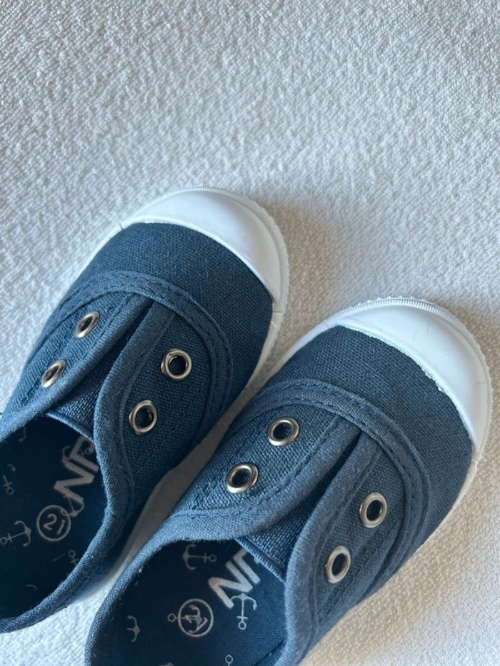 Chaussures en toile neuve 21 - photo numéro 3