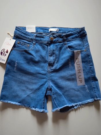 Short jean déchiré