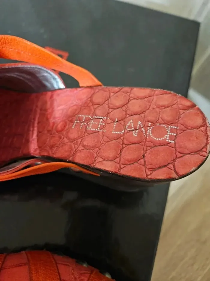 Sandales-Mules Free Lance Taille 38 - Rouge Vif & Détails Cloutés - Très Bon État ! - photo numéro 5