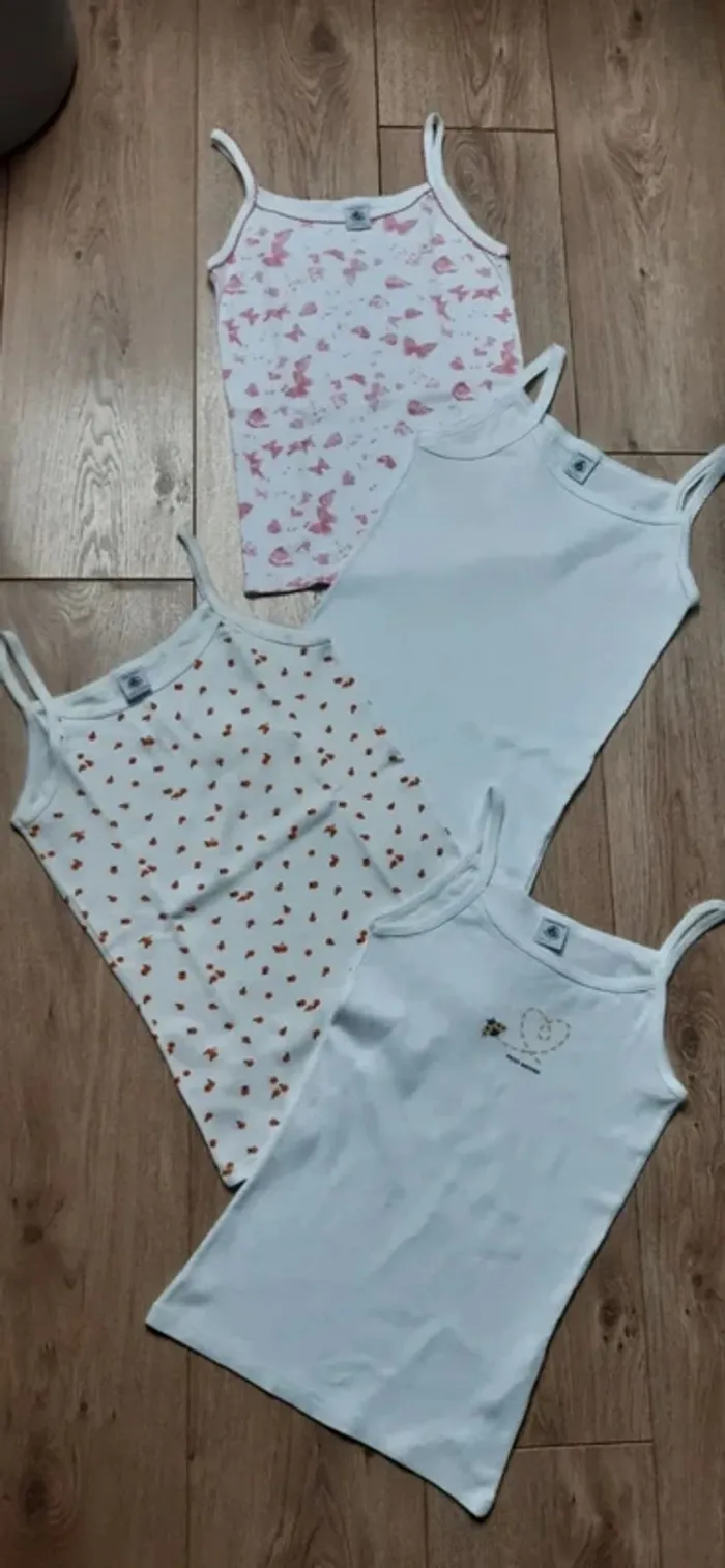 Lot de 4 hauts /débardeurs "petit bateau" 12 ans