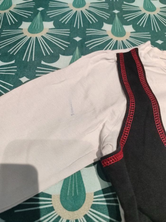 T-shirt manche longue taille 5 ans - photo numéro 4