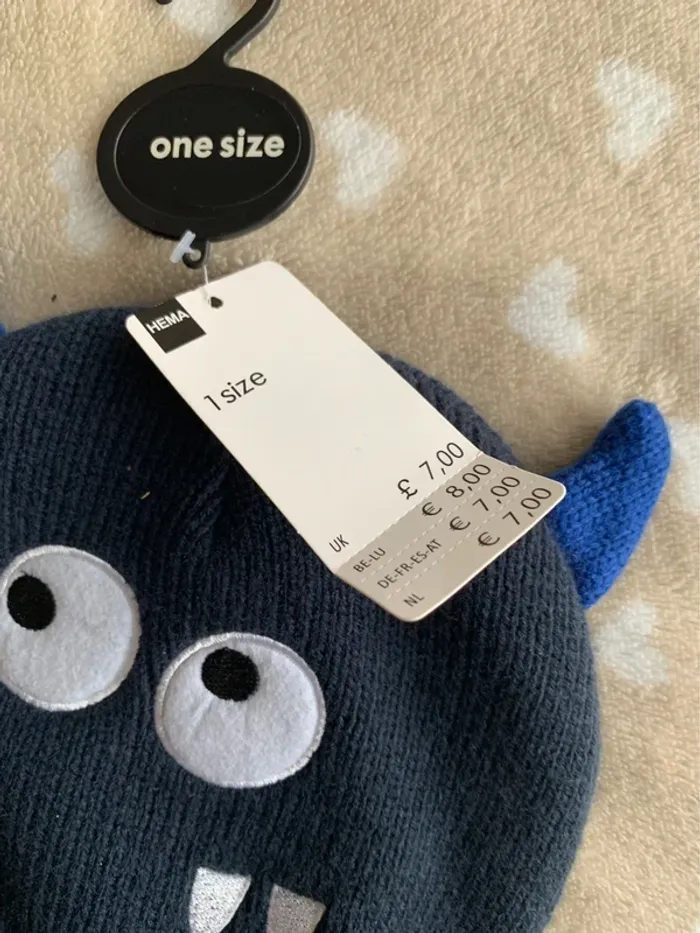 Bonnet enfant monstre bleu marine tu Hema😺 - photo numéro 2