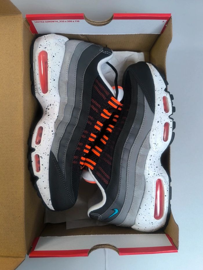 Baskets Nike air max 95 recraft grises pointure 40 neuves - photo numéro 2