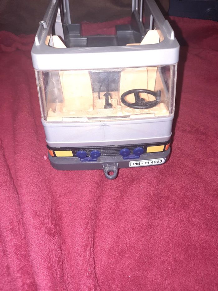 Camion de police - photo numéro 3