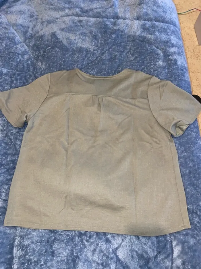 Tee shirt vert - photo numéro 3