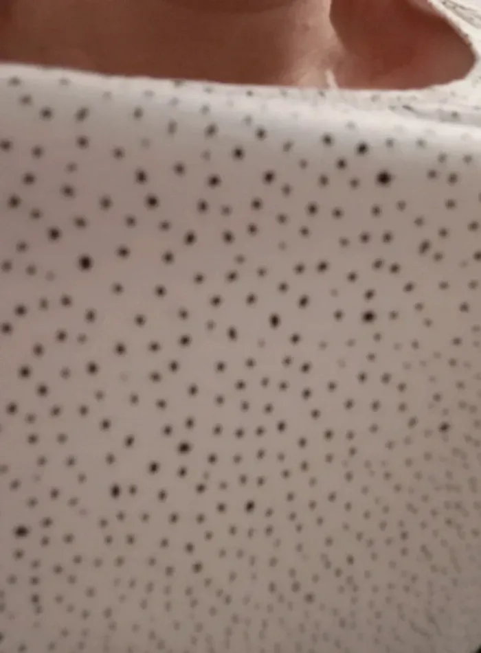Super joli haut blanc à pois très léger en très bon état taille 40 - photo numéro 3