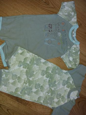 Lot bodies ete 6 mois