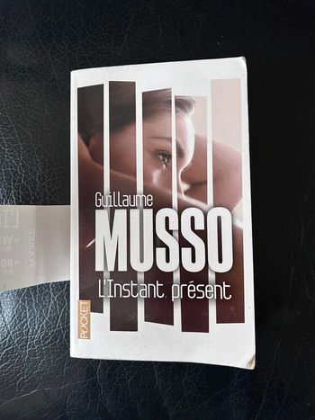 Livre pocket: l’instant présent de Guillaume Musso