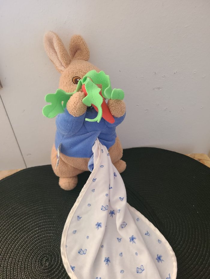 Peluche doudou Peter Rabbit Pierre le lapin mouchoir 53 - photo numéro 4