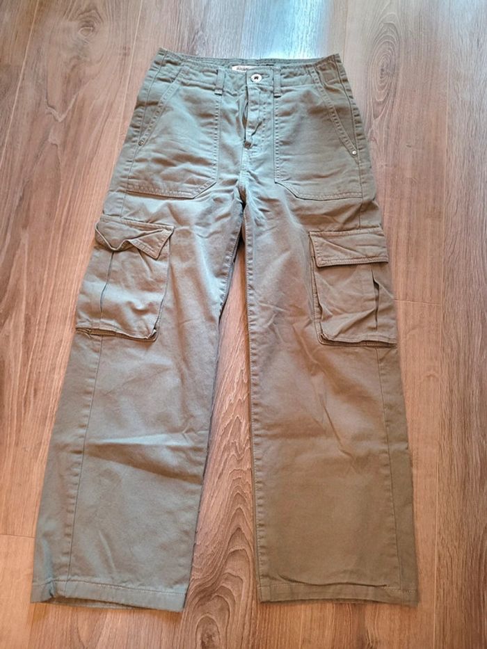 Pantalon cargo vert Pull&Bear T32