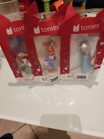 Lot tonies réservé