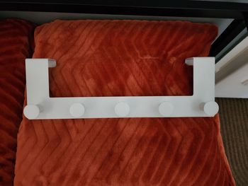 Patère de porte crème