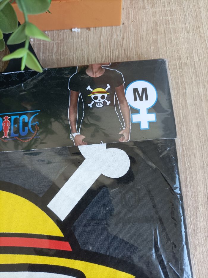 T-shirt One piece femme taille m abystyle - photo numéro 2