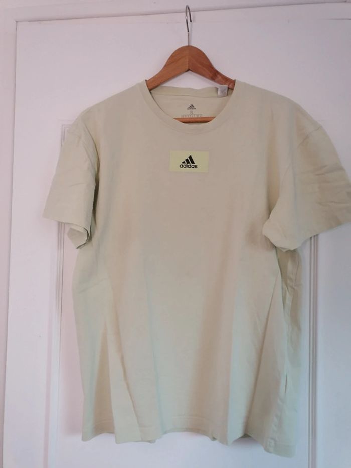 T-shirt Adidas taille S - photo numéro 3