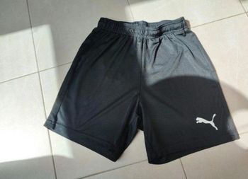Short de sport puma taille 13-14 ans 