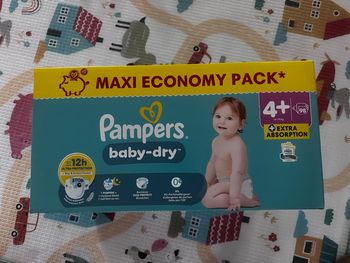 Pack 98 couches Pampers taille 4+