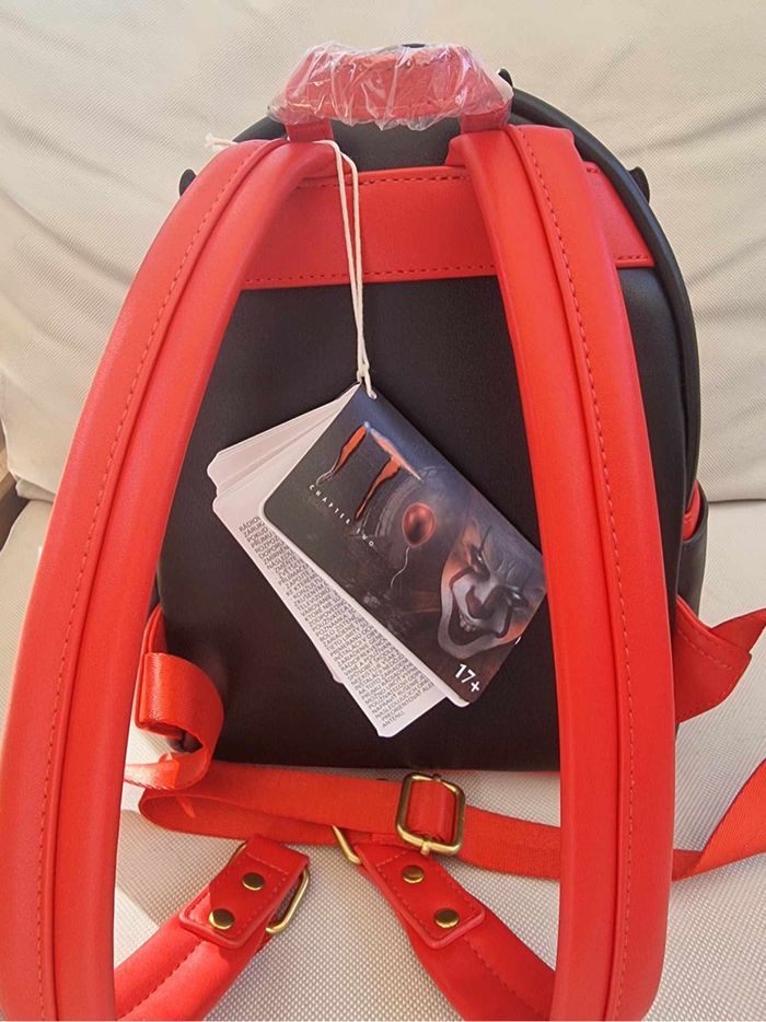 If CA - Pennywise - Mini Sac à Dos LoungeFly - photo numéro 5