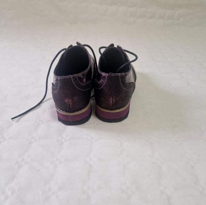 Chaussures  , femme  , type bateaux  / mocassins  , de la marque  My B  , taille 37 - photo numéro 7