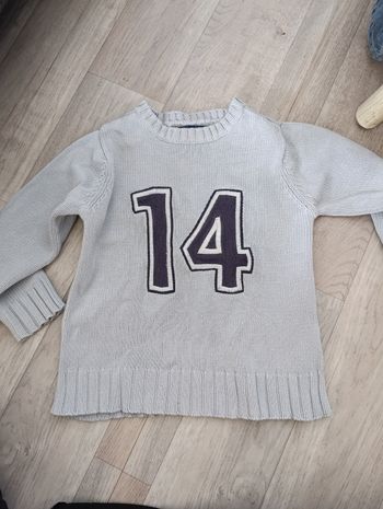 Pull tricoté gris
