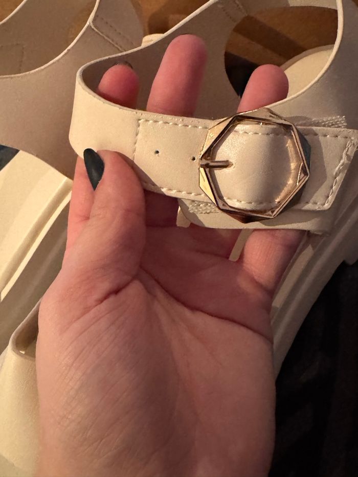 Paire de claquettes blanc nacré - photo numéro 3