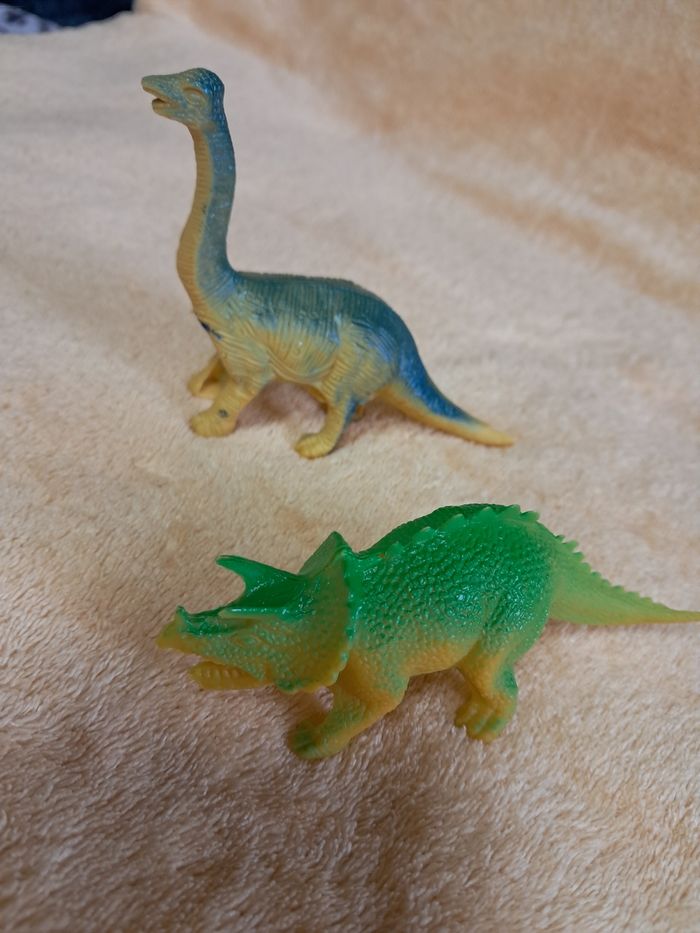 Lot de dinosaures - photo numéro 2