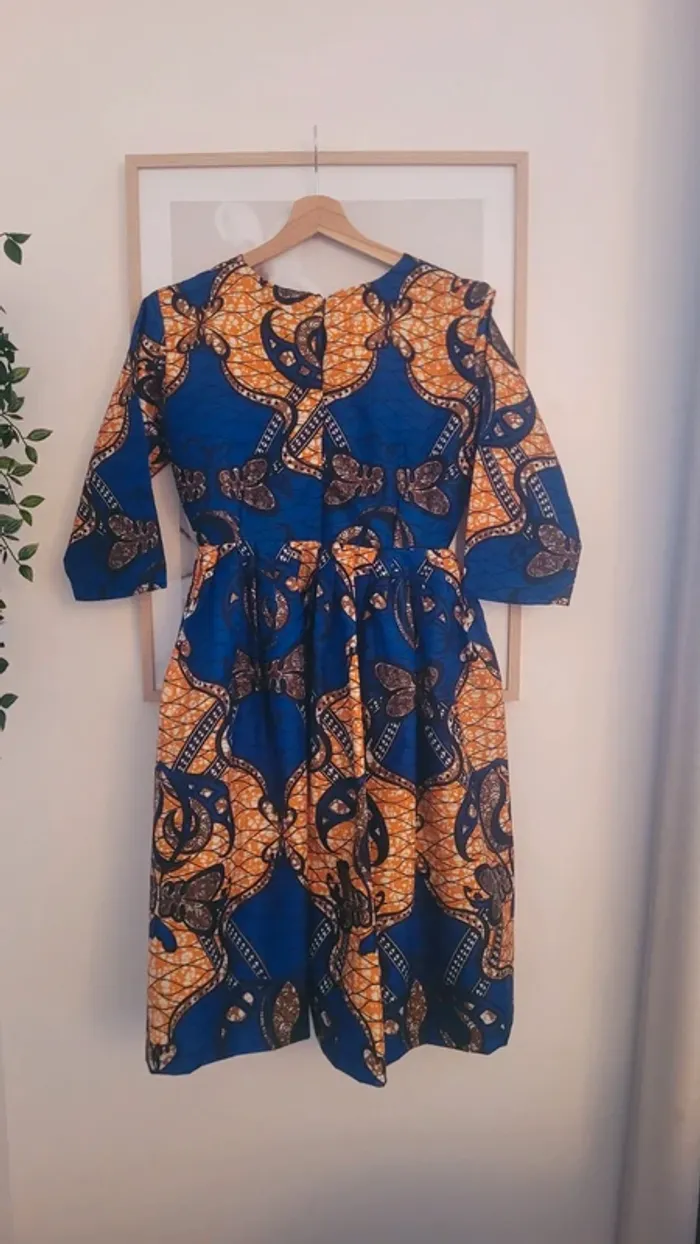 Robe mi-longue en wax neuve - Taille 42 - photo numéro 7