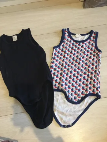 Lot bodys 12-18 mois H&M