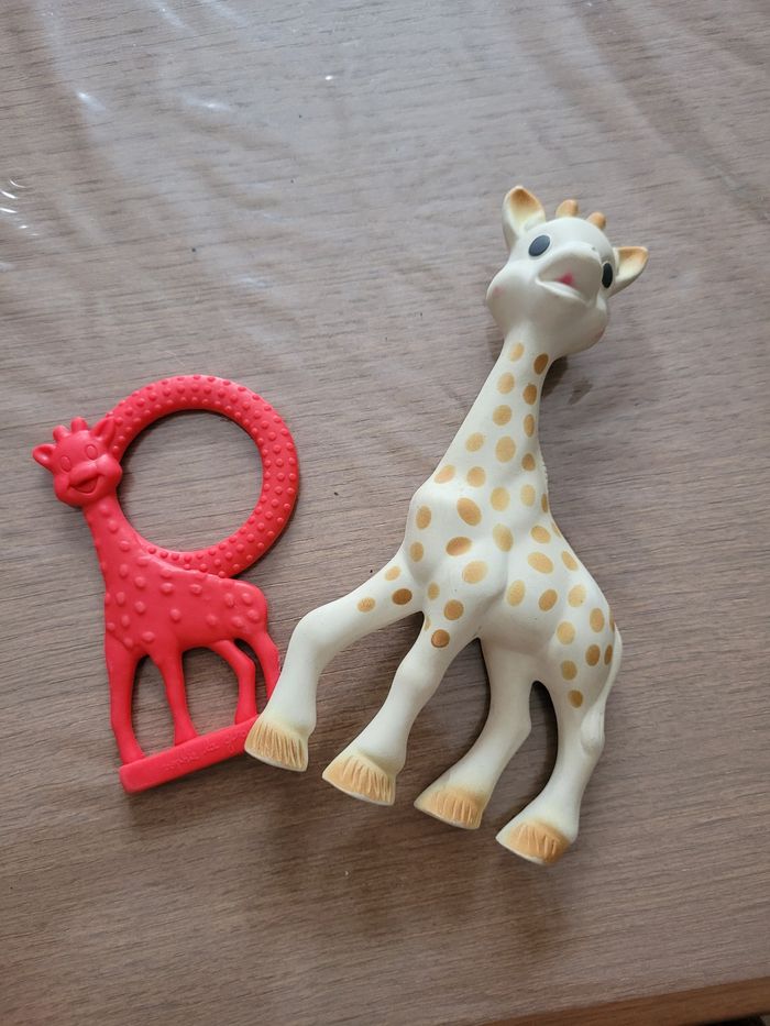 Sophie la girafe et son anneau de dentition - photo numéro 2