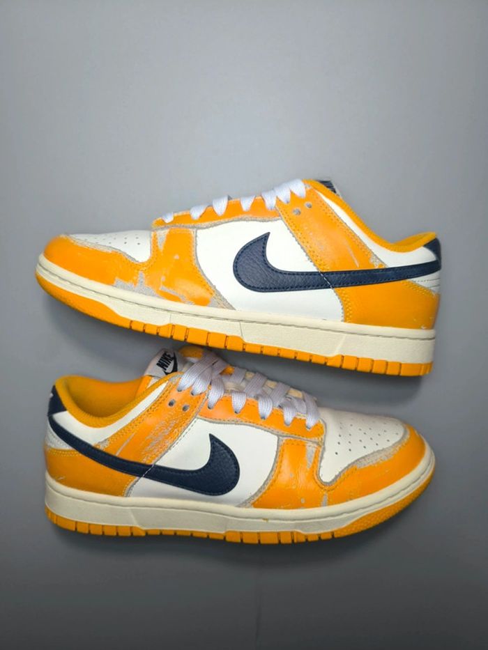 Baskets Nike dunk low orange wear and tear pointure 39 très bon état - photo numéro 2
