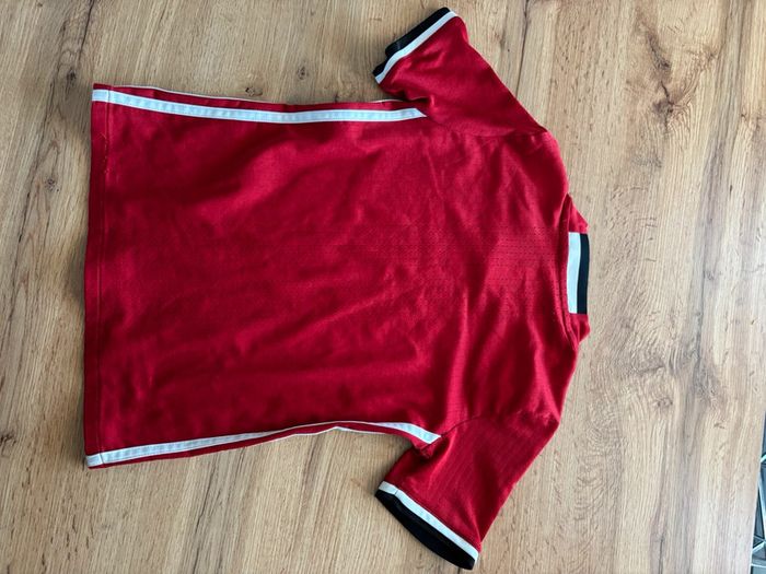 T-shirt sport rouge Adidas taille 7 8 ans - photo numéro 2