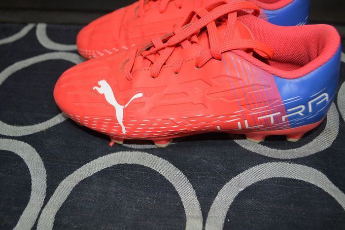Chaussures de foot PUMA Taille 33 - photo numéro 3