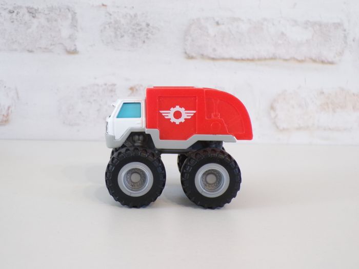 Monster Trucks - Voiture de course - Debri - Les monstres Machines (J5) - photo numéro 2