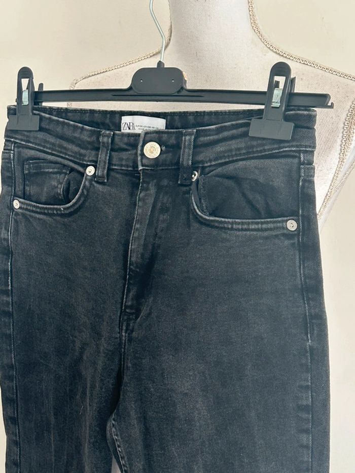 Jean taille haute Zara, bas évasé , taille 38 - photo numéro 4