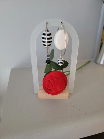 Boucles asymetriques black & white