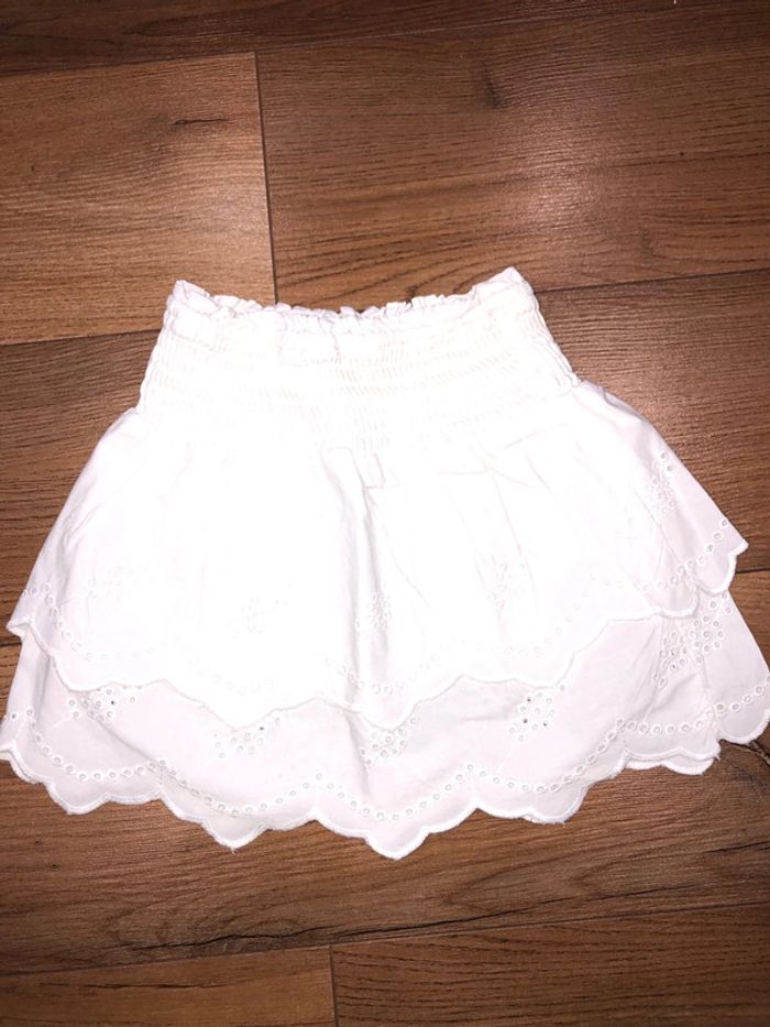 Jupe blanche fille 🌺 kiabi taille 3 ans très bon état - photo numéro 3