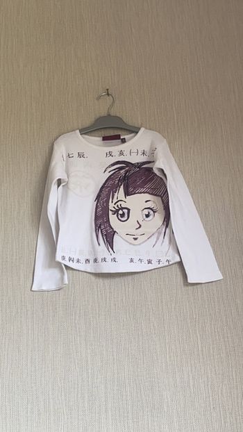 T-shirt blanc avec fille
