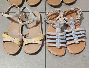 Lot 2 Sandales T35