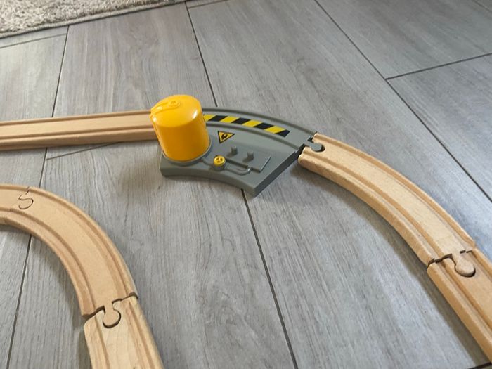 Train en bois - photo numéro 4