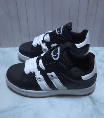 Baskets noires et blanches - Look Skate Urbain - Neuves - Taille 40