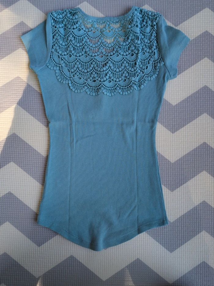 Tee shirt dentelle Patrice Bréal - photo numéro 2