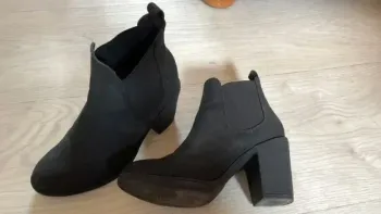 Bottines noires à talons