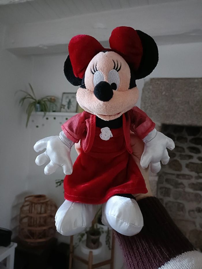 Peluche Minnie robe de soirée rouge