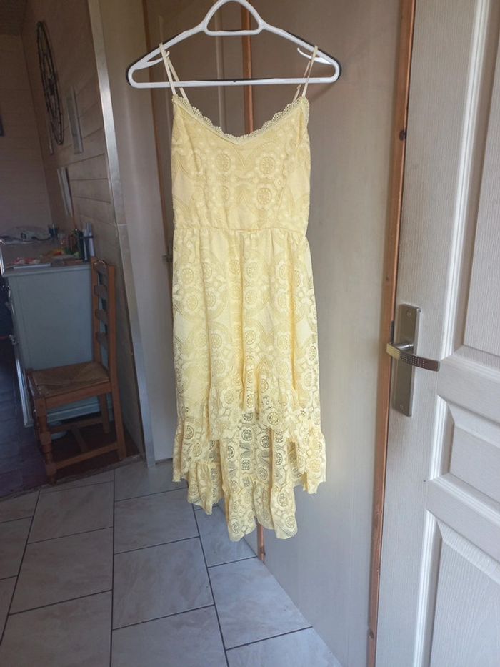 robe jaune