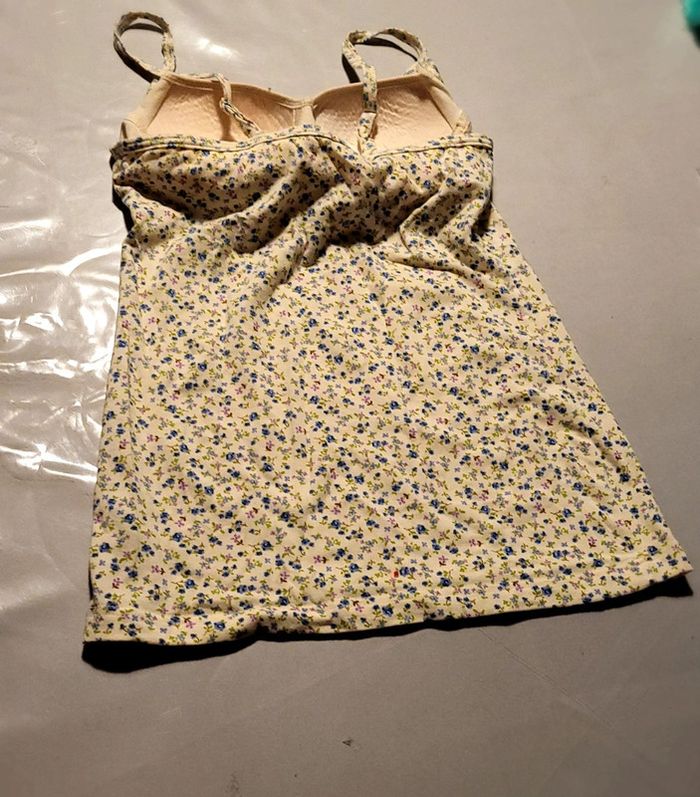 Deux Bustier a armatures - photo numéro 2