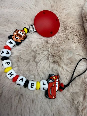 Attache tétine cars 